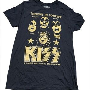 BNWOT KISS BAND TEE